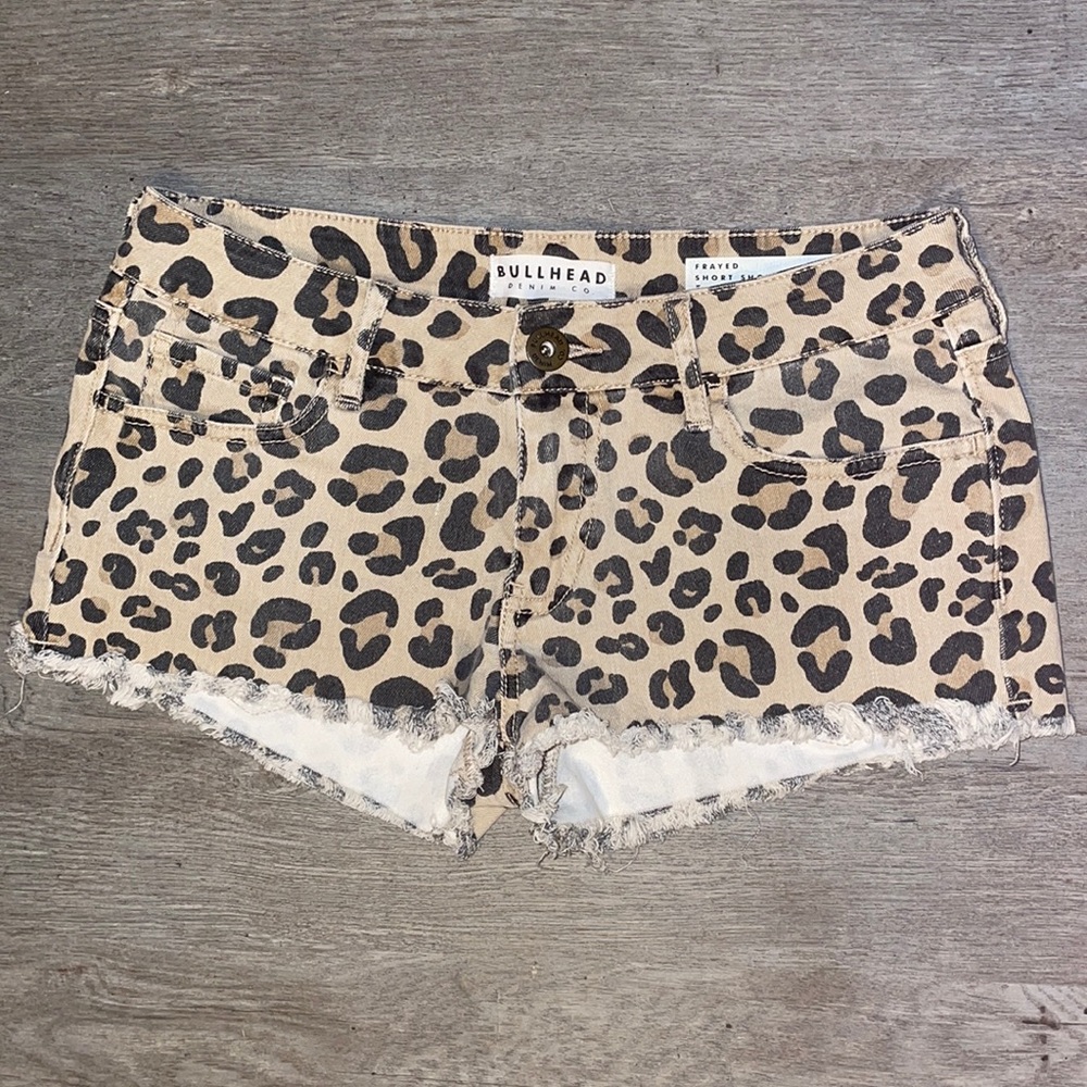 Bullhead cheetah shorts